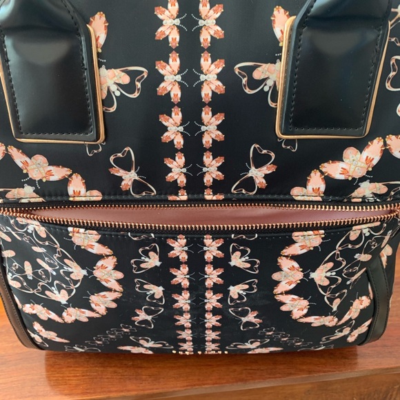 EUC Ted Baker Queen Bee Rolling Carry-On Travel Luggage Bag - Picture 14 of 17